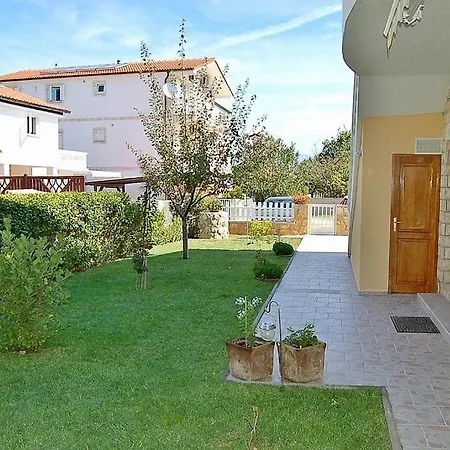 Daire In With Terrace, Air Conditioning, Wi-fi, Washing Machine Privlaka (Zadar)