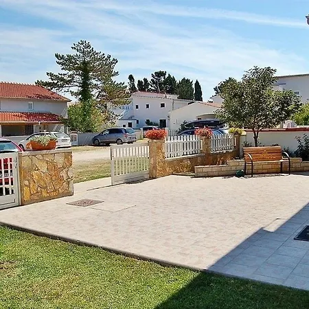 In Privlaka With Terrace, Air Conditioning, Wi-fi, Washing Machine *