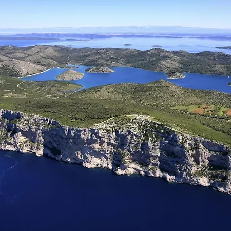 In With Terrace, Air Conditioning, Wi-fi, Washing Machine *