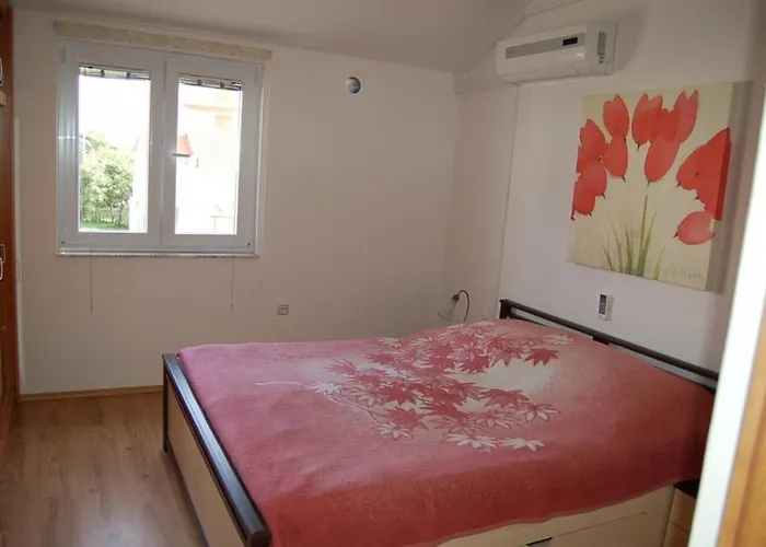 In With Terrace, Air Conditioning, Wi-fi, Washing Machine פריבלאקה