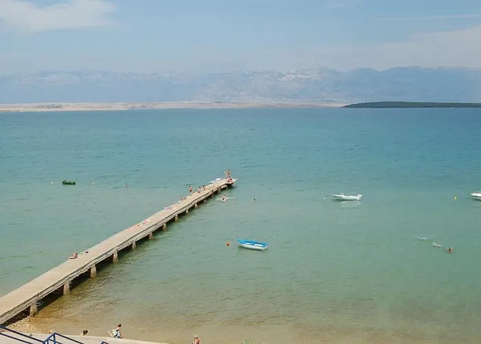 In With Terrace, Air Conditioning, Wi-fi, Washing Machine Apartman *