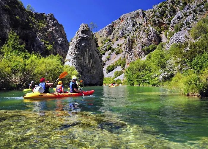 Apartman In With Terrace, Air Conditioning, Wi-fi, Washing Machine *