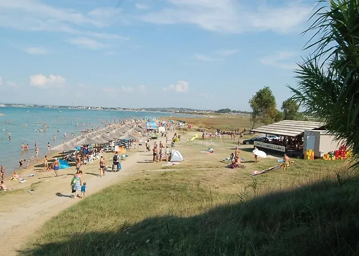 In With Terrace, Air Conditioning, Wi-fi, Washing Machine